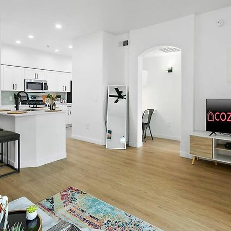 Cozysuites Glendale By The Stadium With Pool 02 Bagian luar foto