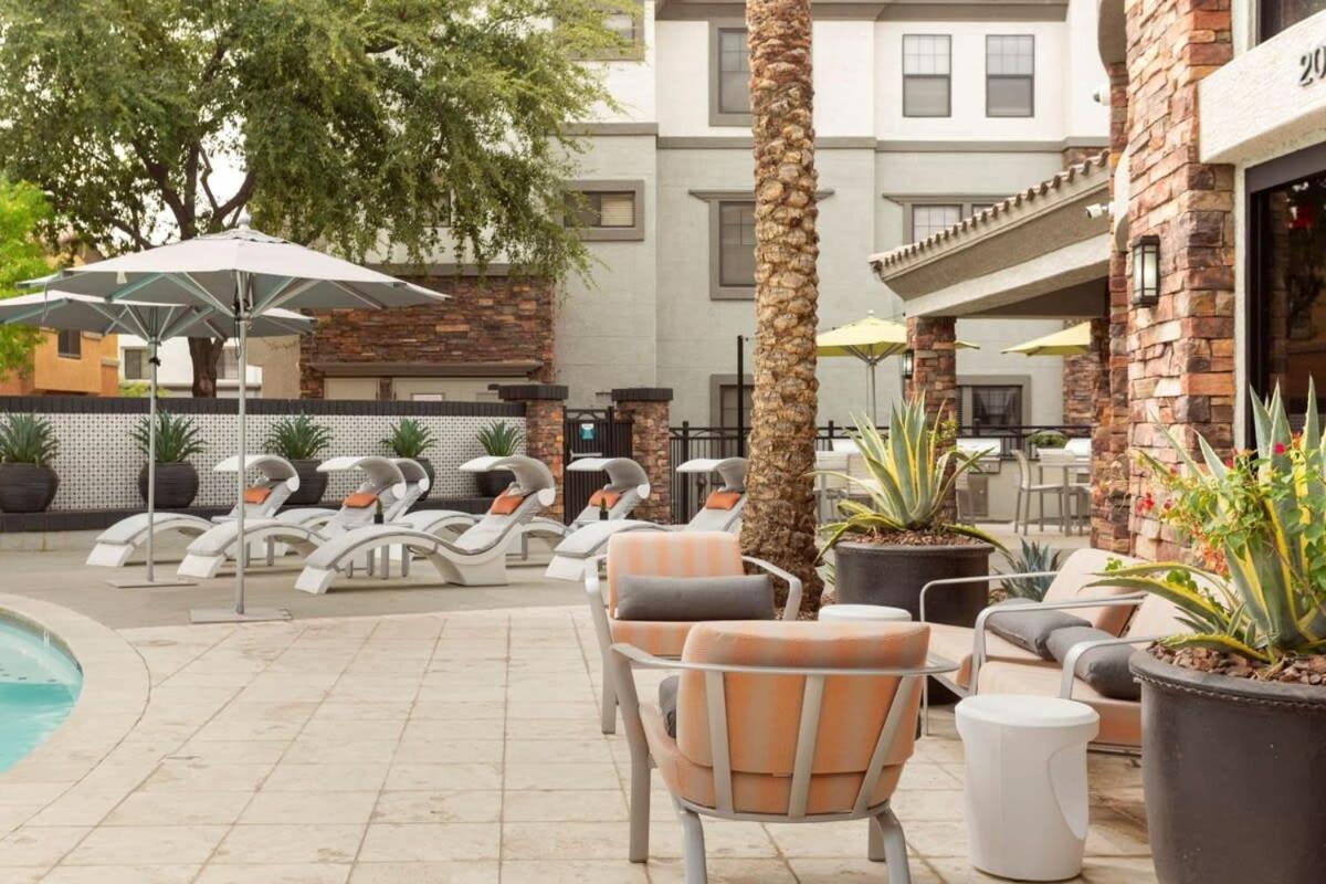 Cozysuites Glendale By The Stadium With Pool 02 Bagian luar foto